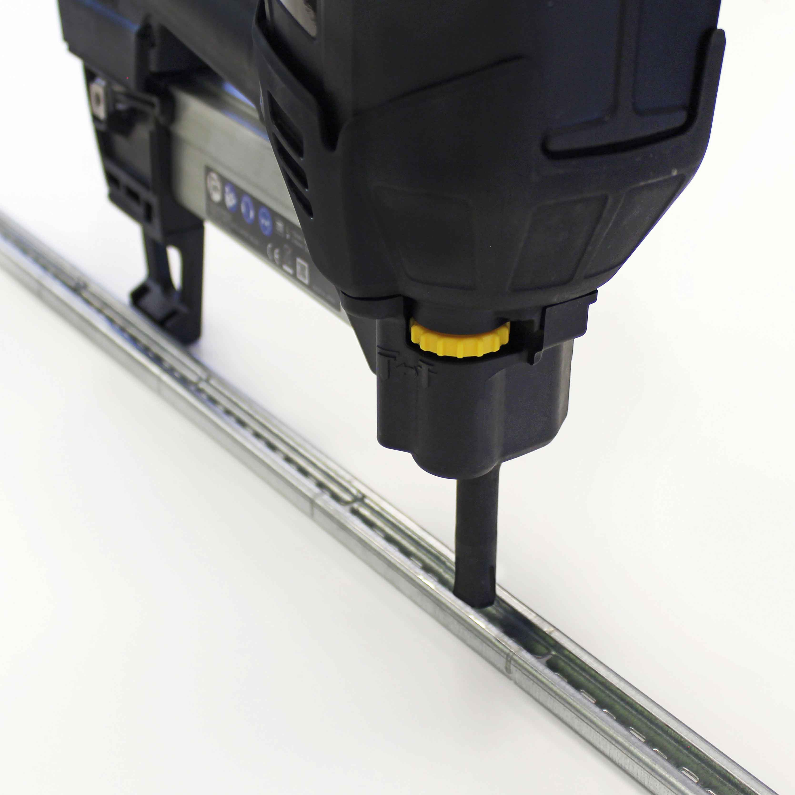 The FORCE ONE+'s narrow nose fits into cramped spaces easily